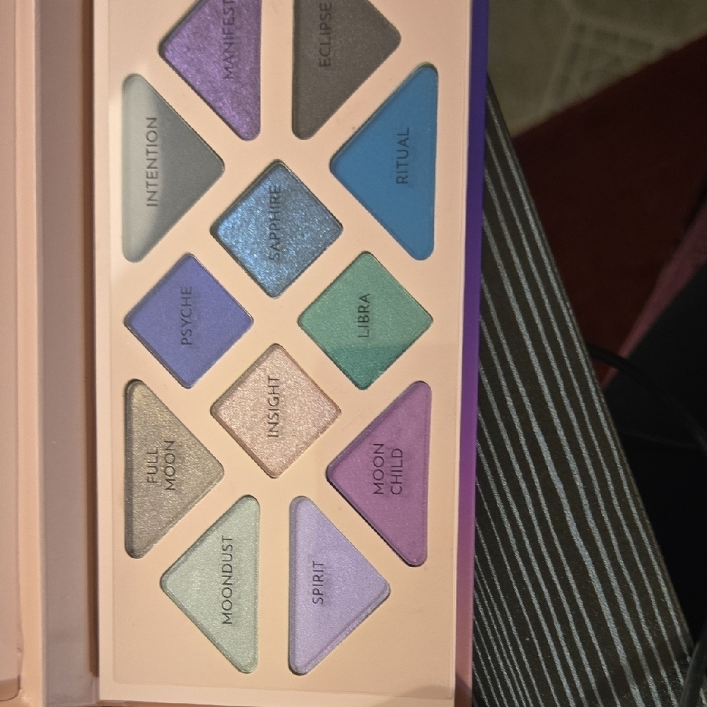 Moonlight Crystal Eyeshadow Palette - Purple and Pink - Picture 4 of 4